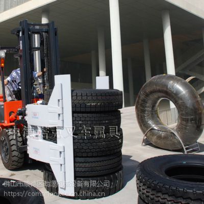 廣東佛山中德諾克叉車屬具 輪胎夾的專業(yè)搬運解決方案
